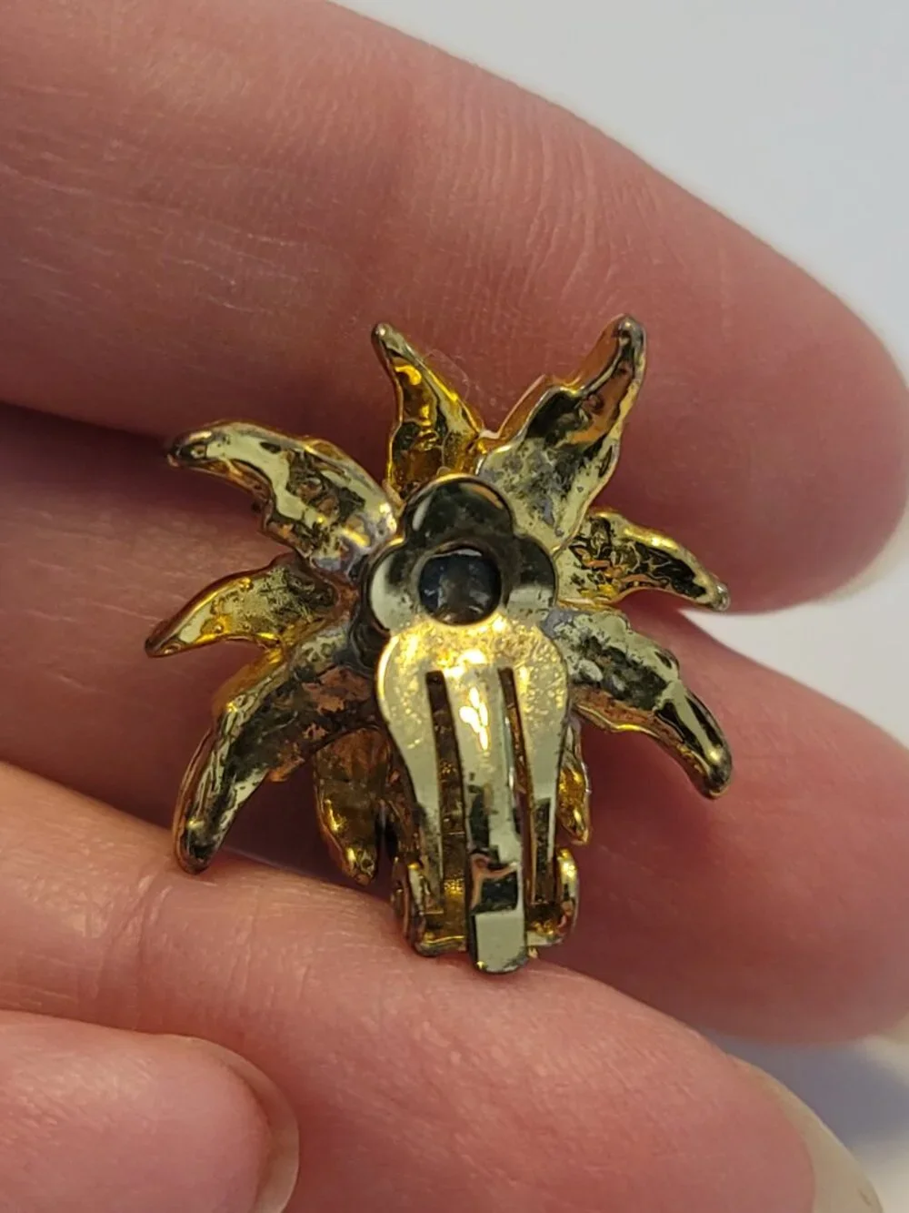 Vintage Clip On Earrings Gold Tone with White Enamel Edelweiss Blossom Motif